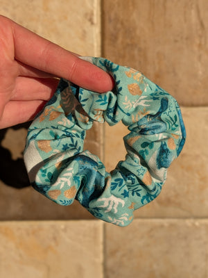 Manta Meadows Scrunchie